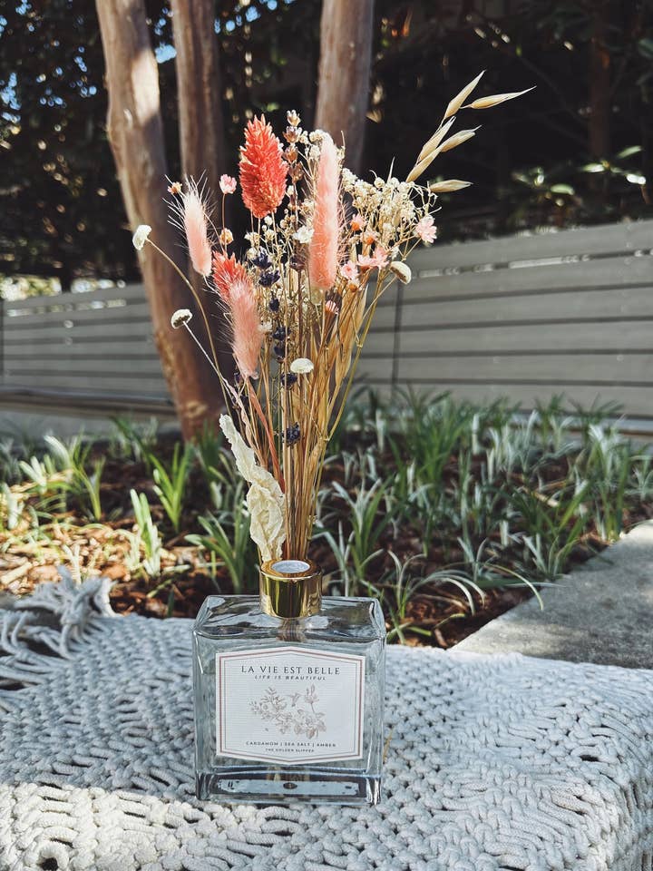 „La Vie Est Belle“ Kardamom + Meersalz + Amberöl-Diffusor für den Großhandel von The Golden Slipper