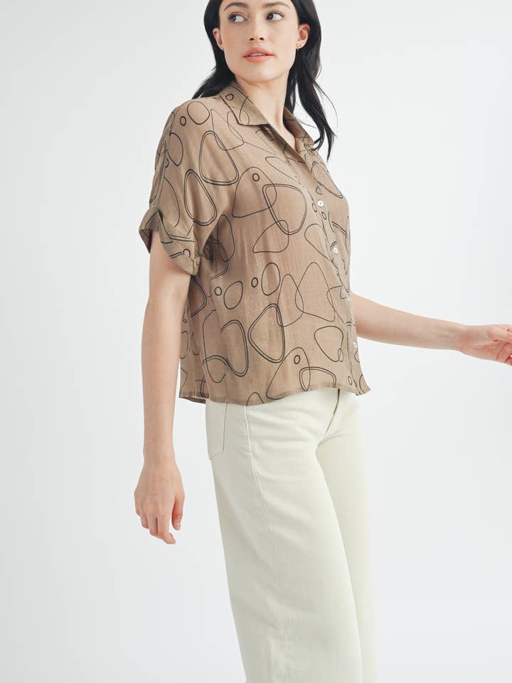 FUN2FUN - Wholesale Button Down Shirt - Women's - GEO PRINT SHORT SLEEVE COLLAR SHIRT