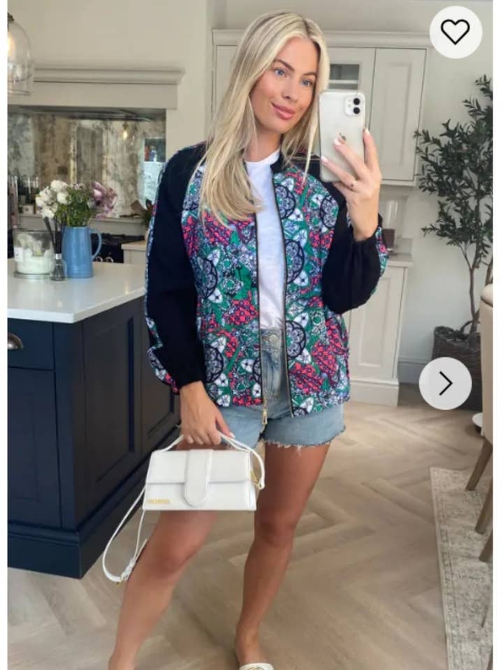 Bomber verde con stampa floreale paisley per la vendita all'ingrosso da parte di CY FASHION. LONDON