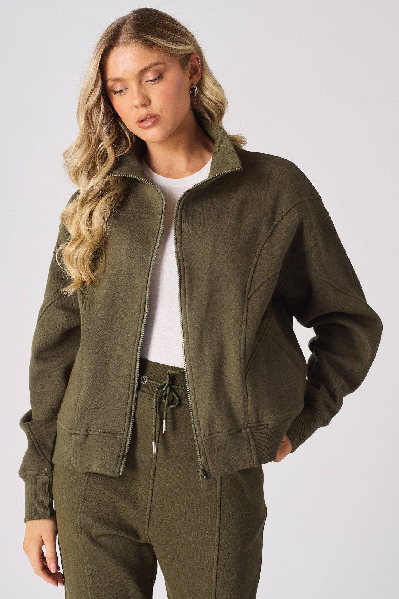 JMOJO UK Limited – wholesale Sweatshirt – Women's – Tirra Zip Up Sweatshirt – Khaki6