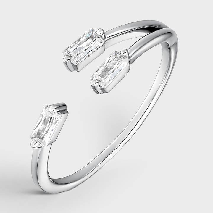 Åben sølvring med tre zirkoner for engroshandel hos Itemporality