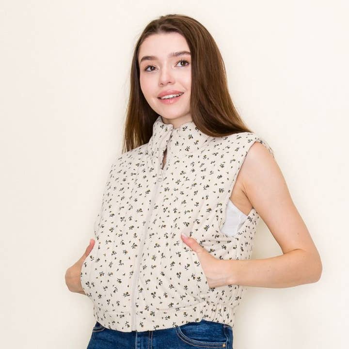 T11021 Mouwloos Gebreid Vest met Bloemenprint voor wholesale door White Birch