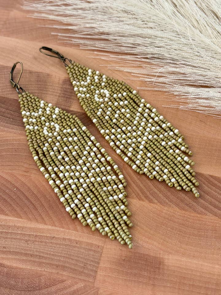 Boucles d'oreilles Adeline perlées - Sur commande pour la vente par Made by Melissa