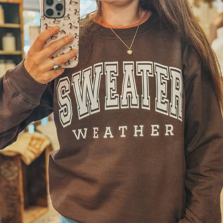 Sweat-shirt à col rond Sweater Weather pour la vente par Amy Anne Apparel Inc