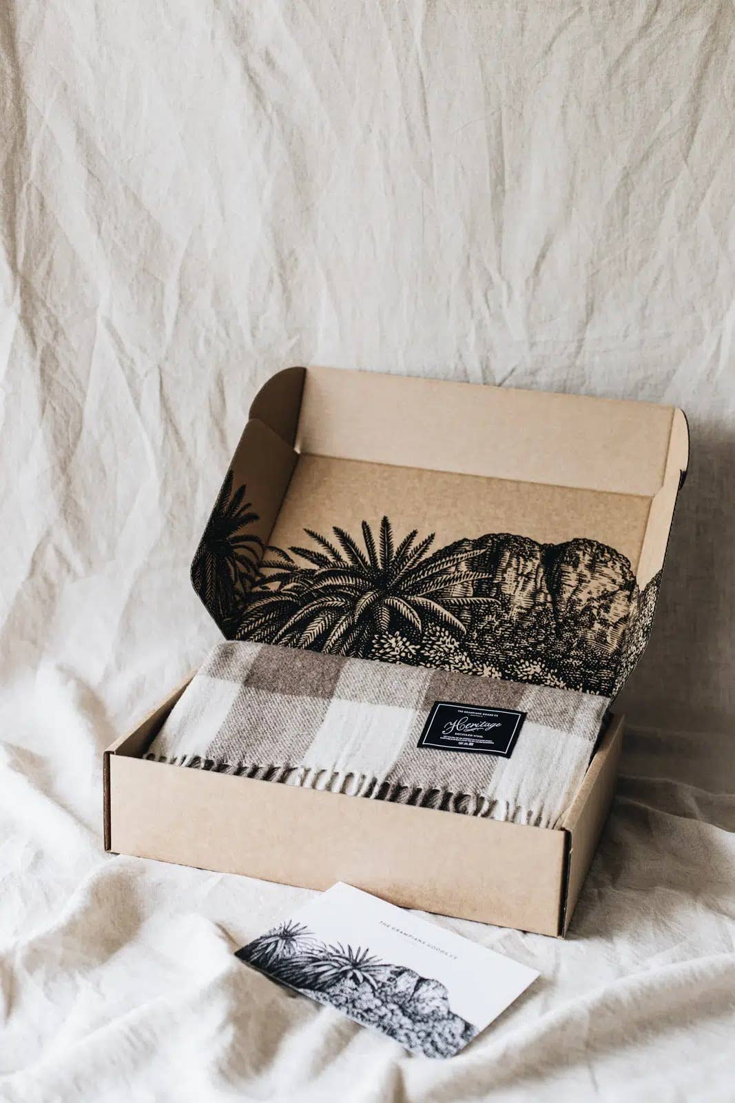 The Grampians Goods Co. - Vendita all'ingrosso Plaid - Coperta Heritage Tartan in lana riciclata30