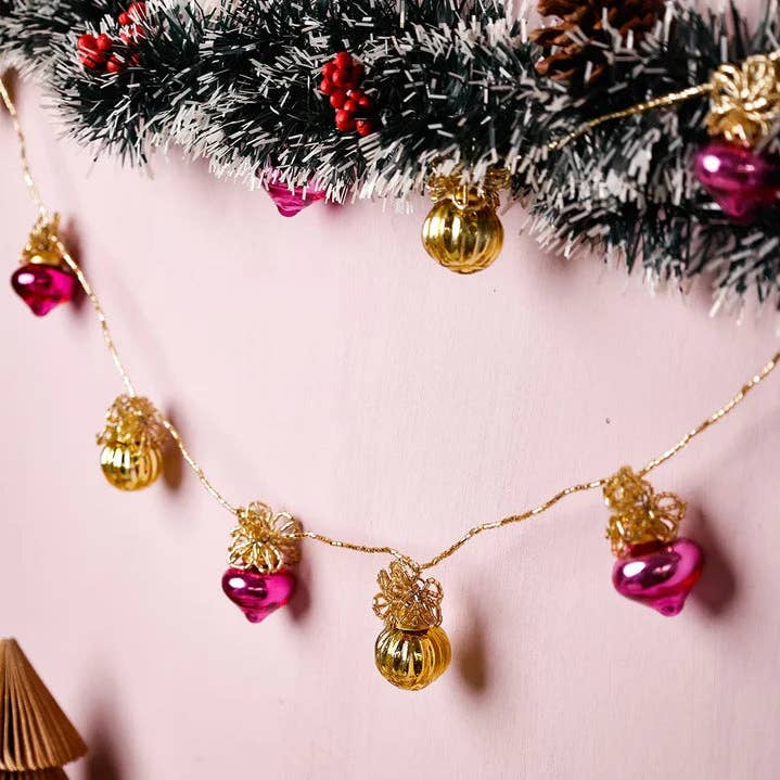 Guirnalda de Bolas de Nieve de Cristal con Cuentas - 1,68 m para venta al por mayor de Casa Amarosa