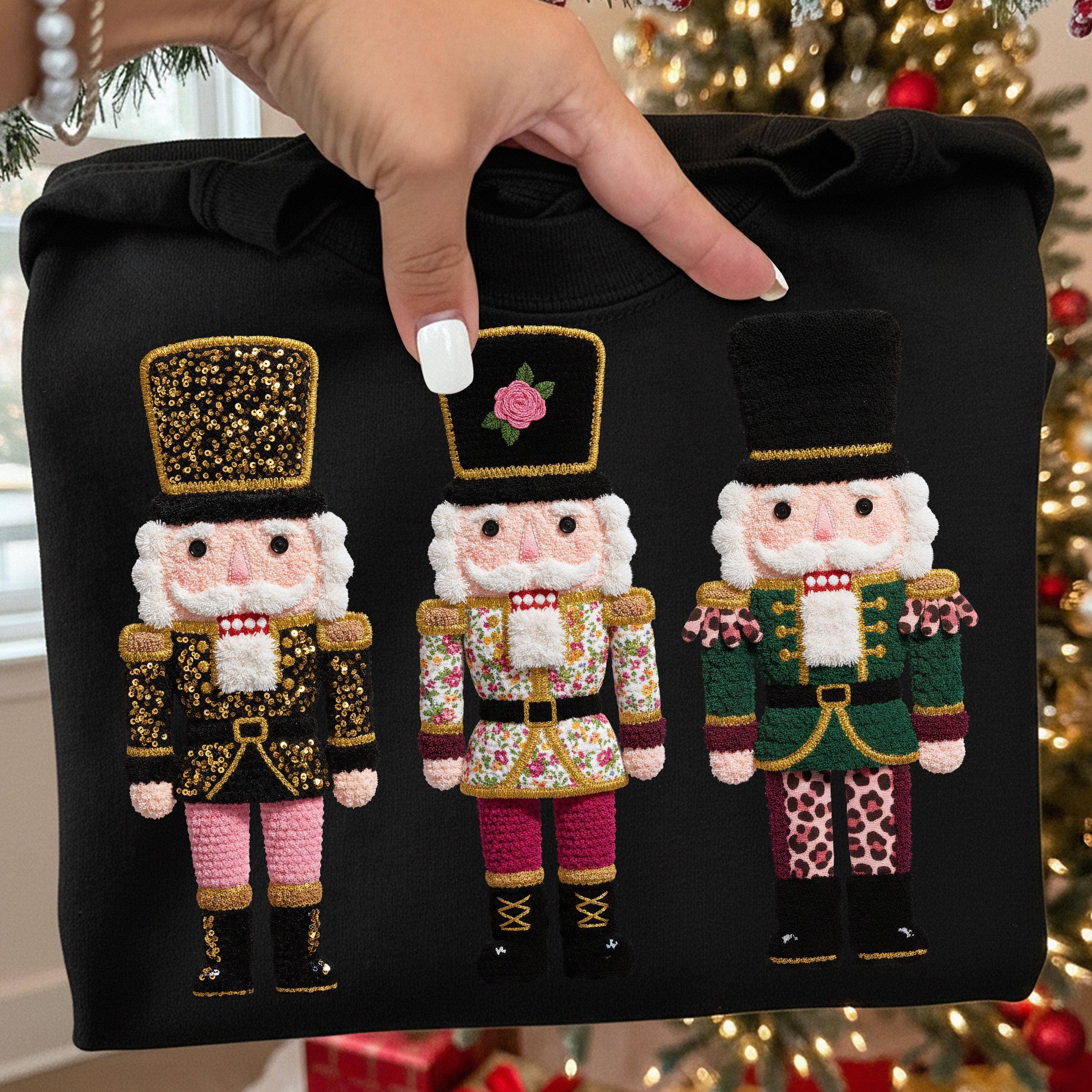 NVC Ecommerce LLC – wholesale T-shirt med logga - Dam – Trendig virkad jultröja, retro nötknäppare sweatshirt3