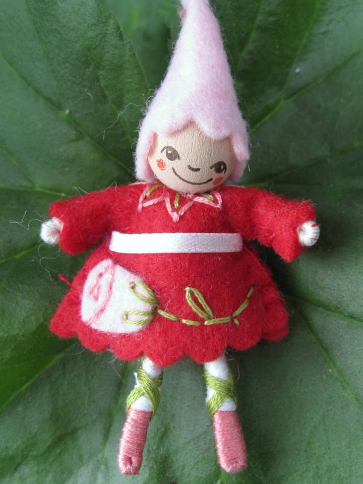 Épinglette Rosie Pixie Art pour la vente par Pea Soup