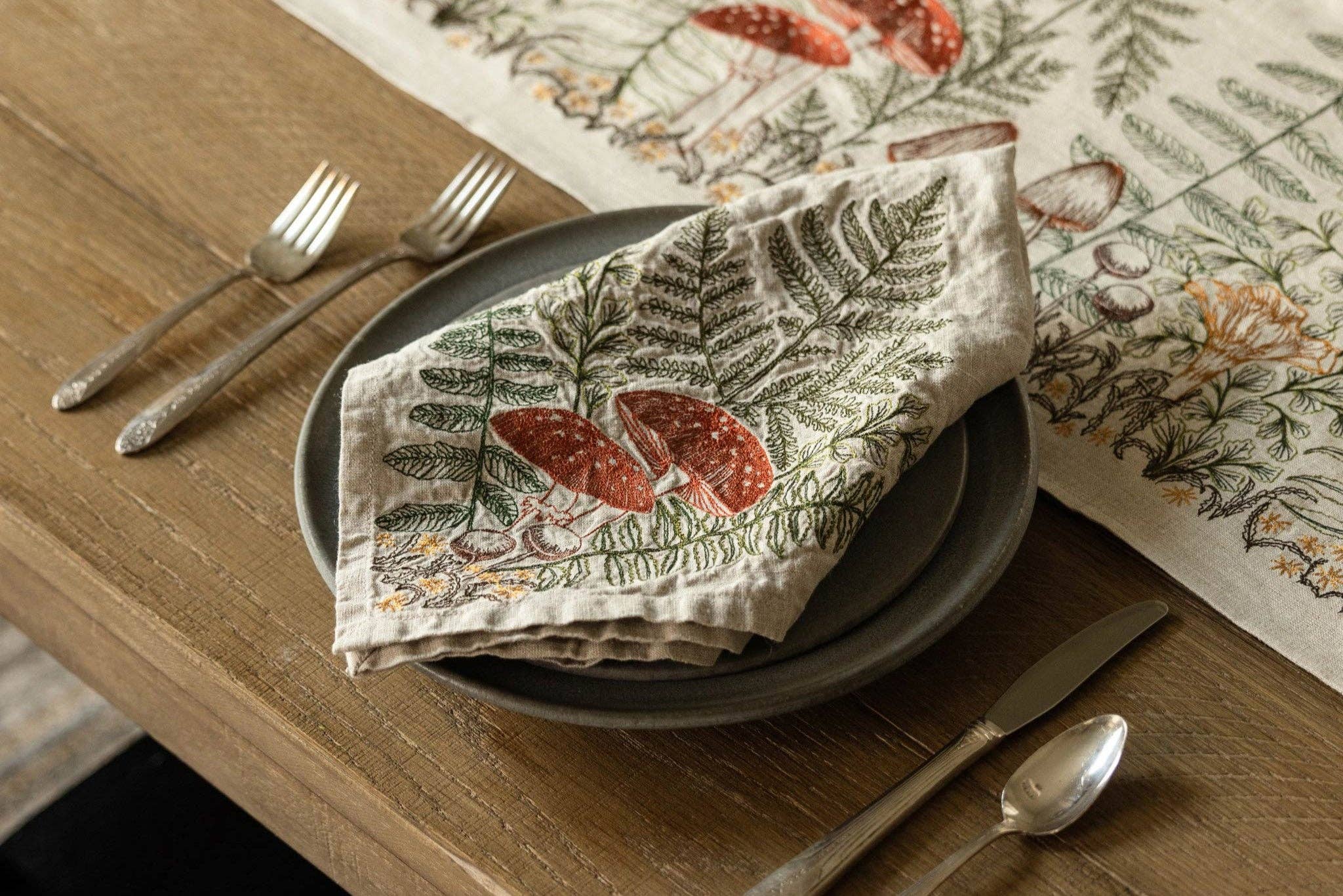 Coral & Tusk – wholesale Dinner & cloth napkin – Mushrooms and Ferns Bouquet Dinner Napkin5