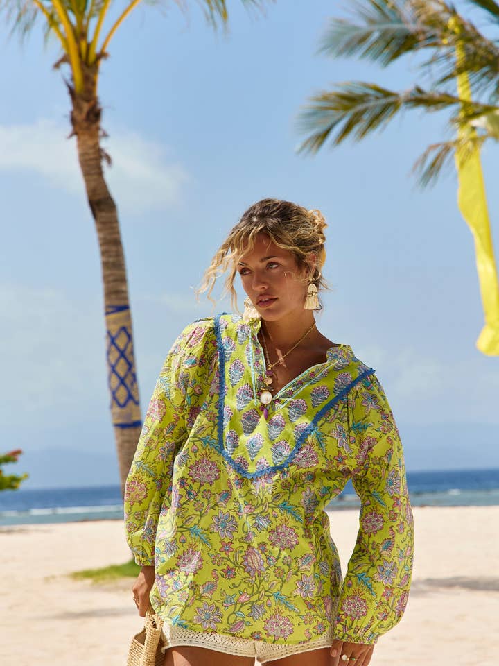 Cilla Top Luna Patch for wholesale by Naudic