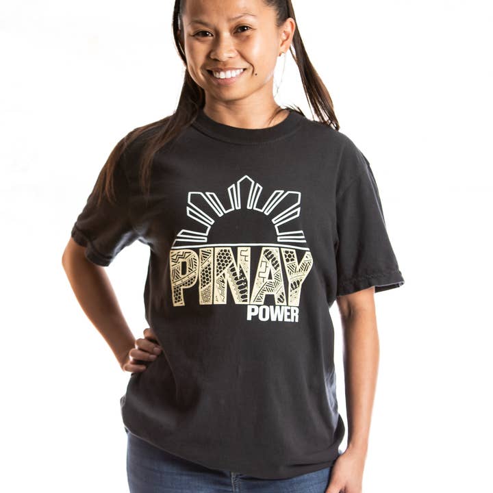 Pinay Power Skjorte for engroshandel hos Mie Makes