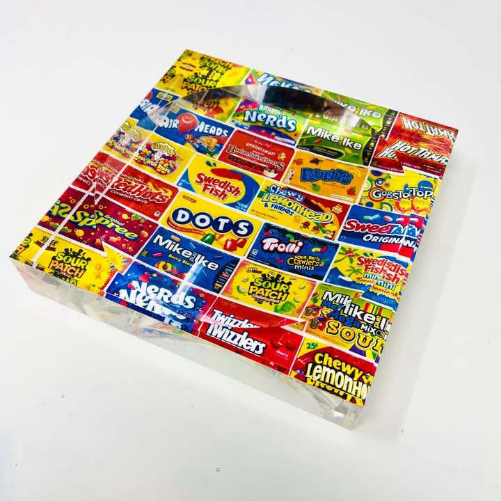 Plat à bonbons en acrylique Theatre Candy pour la vente par Resinate By KS / by KRISTIN SMITH