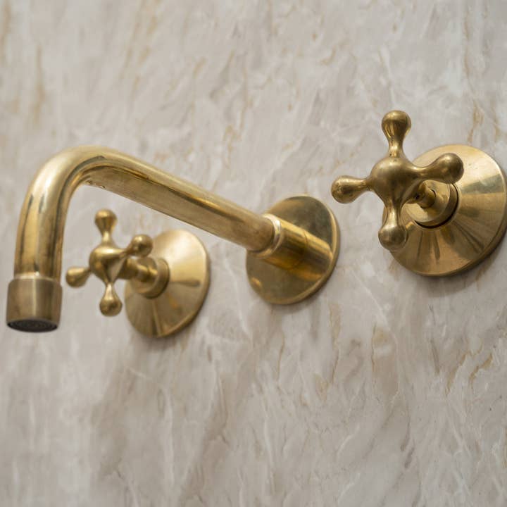 Robinet de salle de bain en laiton non laqué, robinet mural en laiton fait main, robinet de salle de bain avec poignées en croix pour la vente par Artihand