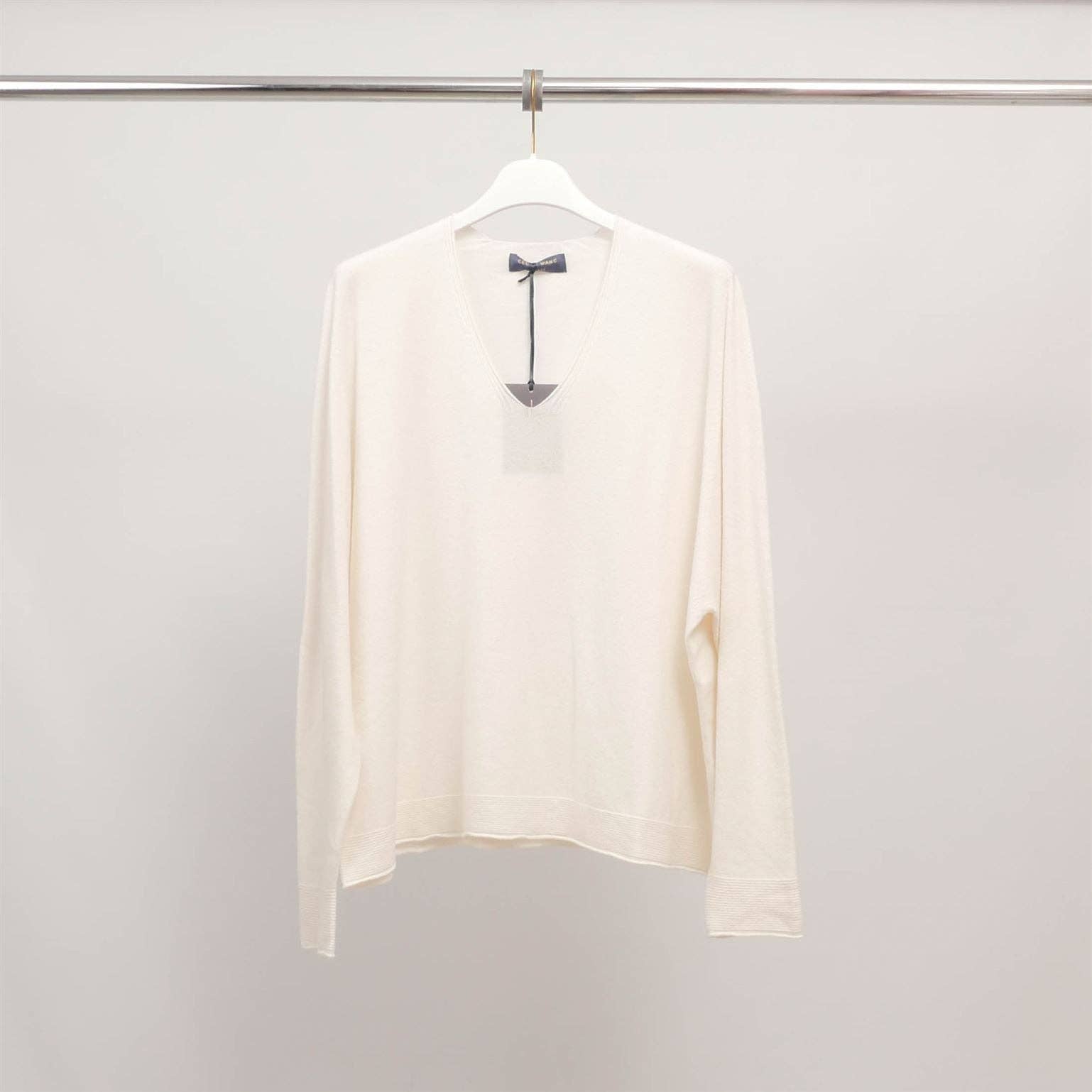 Cecile Wang - Wholesale Knit Sweater - Women's - Soft and fluid V-neck sweater YF5209088