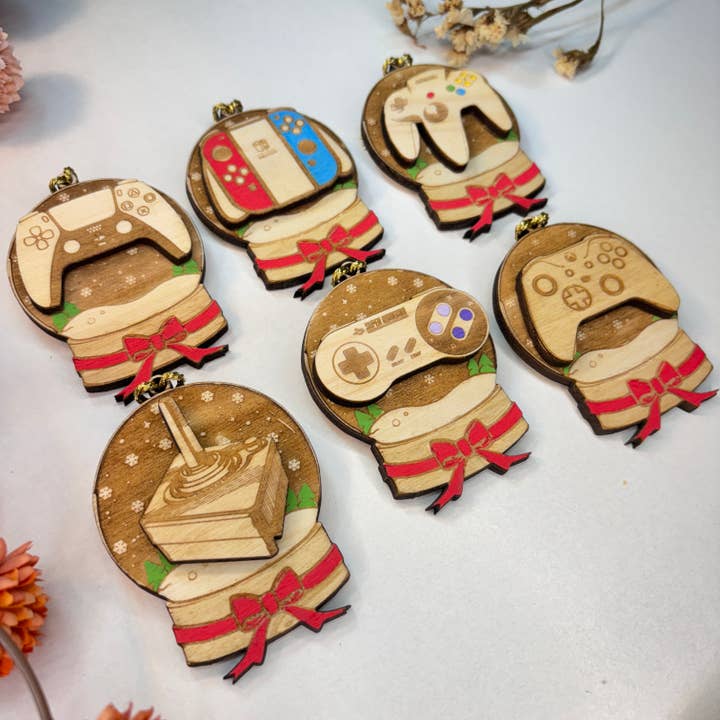 Studio Rima - Wholesale Ornament Set - Gamer Christmas Wooden Ornaments - 30pcs - Controllers2