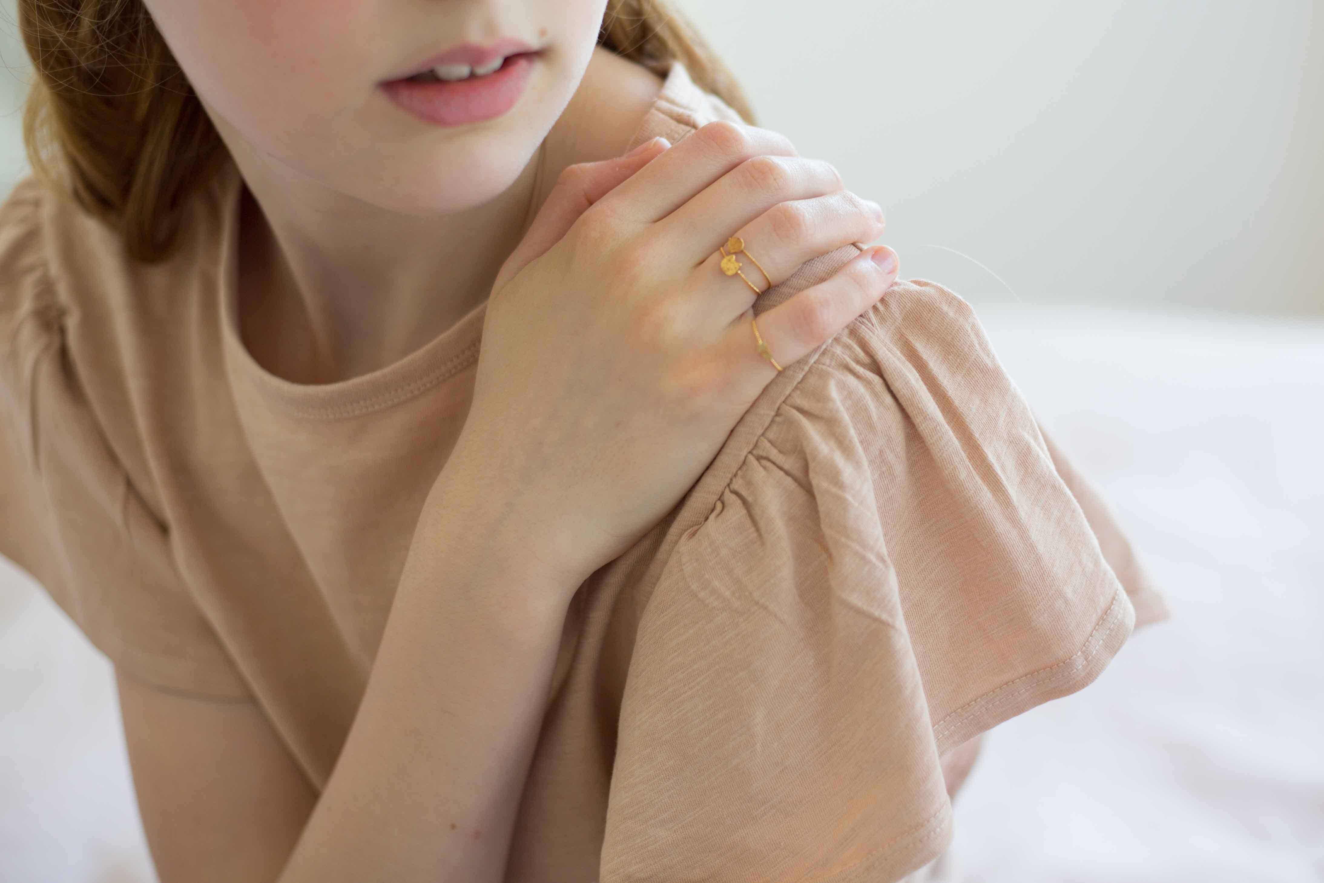 Adorabili - Wholesale Stud/Post Earrings - Daisies1