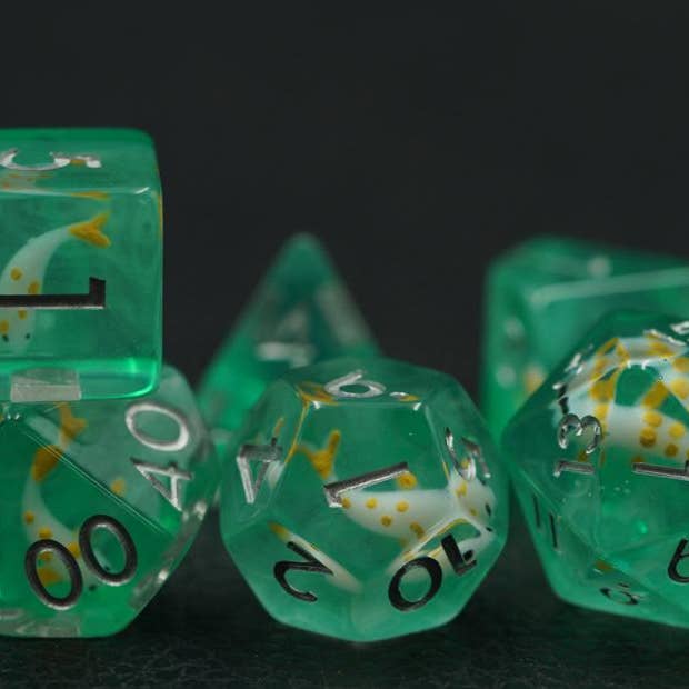 Grøn Hvid/Gul Koi 7 stk. terningesæt for engroshandel hos DnD Emporium Co