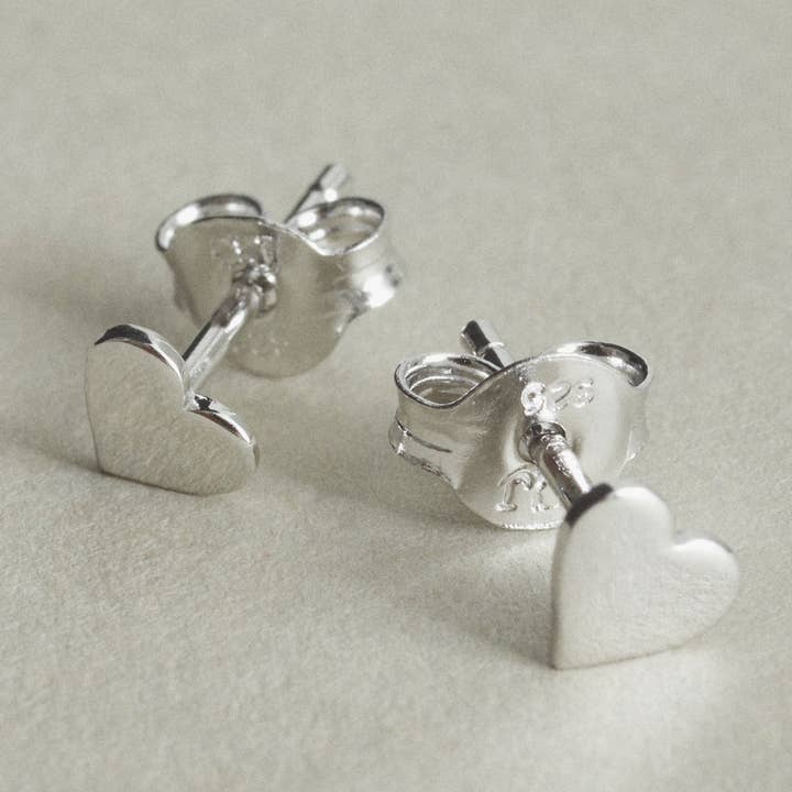 COCii JEWELRY - Venta al por mayor Pendientes de botón/aretes de poste - Pendiente de oreja de corazón pequeño