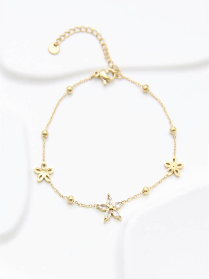 Stainless Steel Flower Bracelet – Delicacy for wholesale by BELLISSIMA BIJOUX