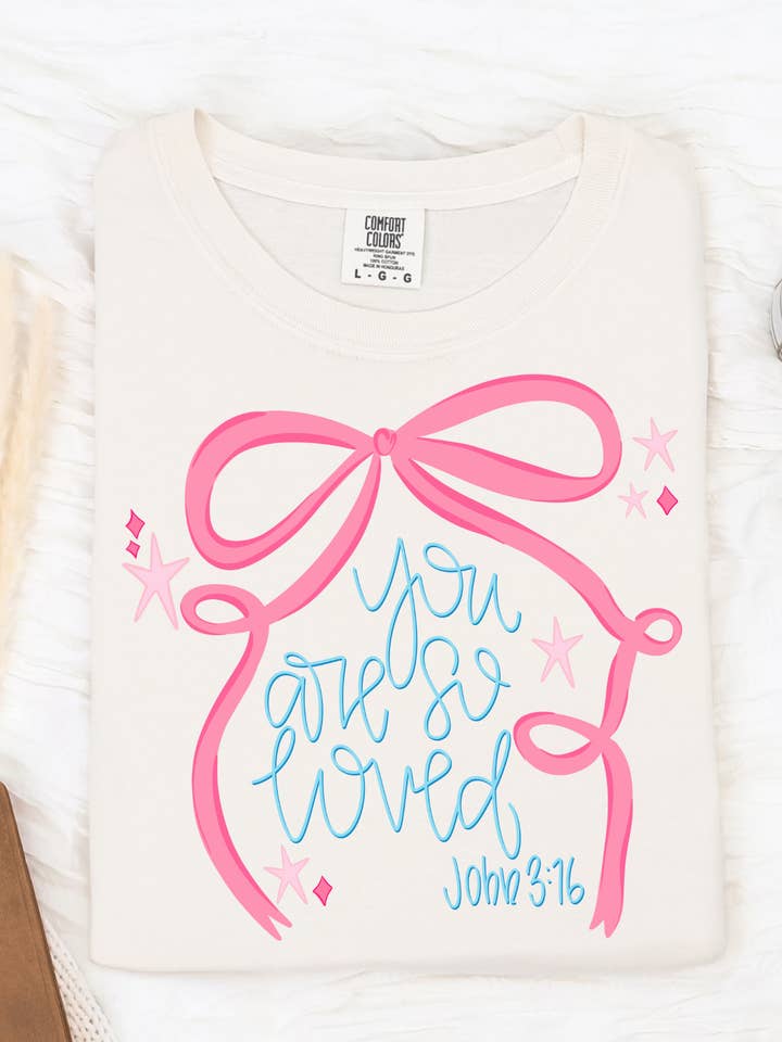 És tão amado João 3:16 - Cristão Preppy por atacado de Curly Tailed Designs