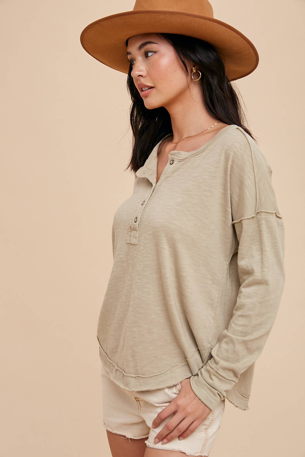 In Loom – wholesale Knit top – Women's – GARMENT WASHED RAW HEM HENLEY TEE10