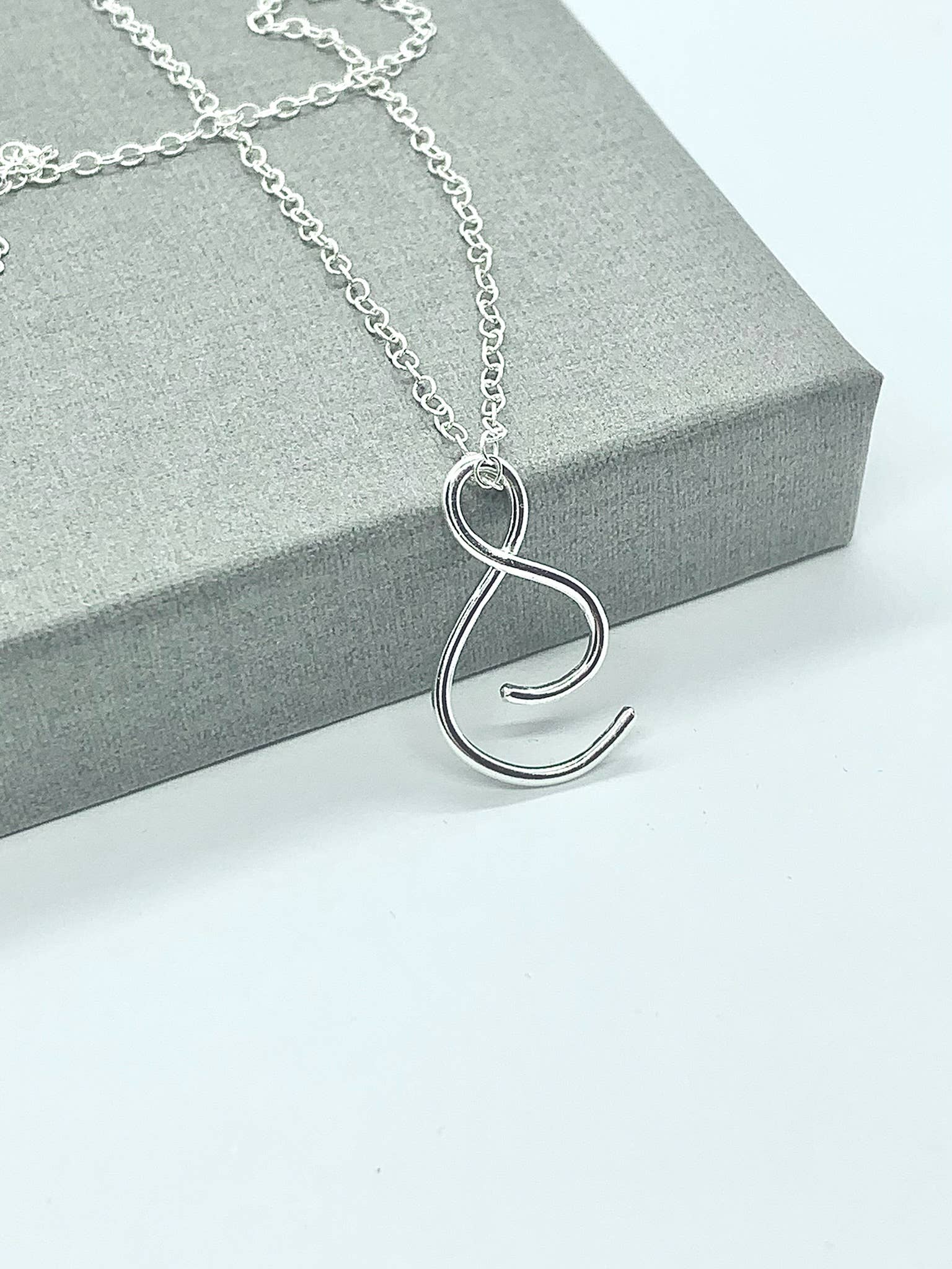 Verve Jewellery - Vente Colliers à pendentif - Collier petit câlin en argent sterling, collier de l'amitié3