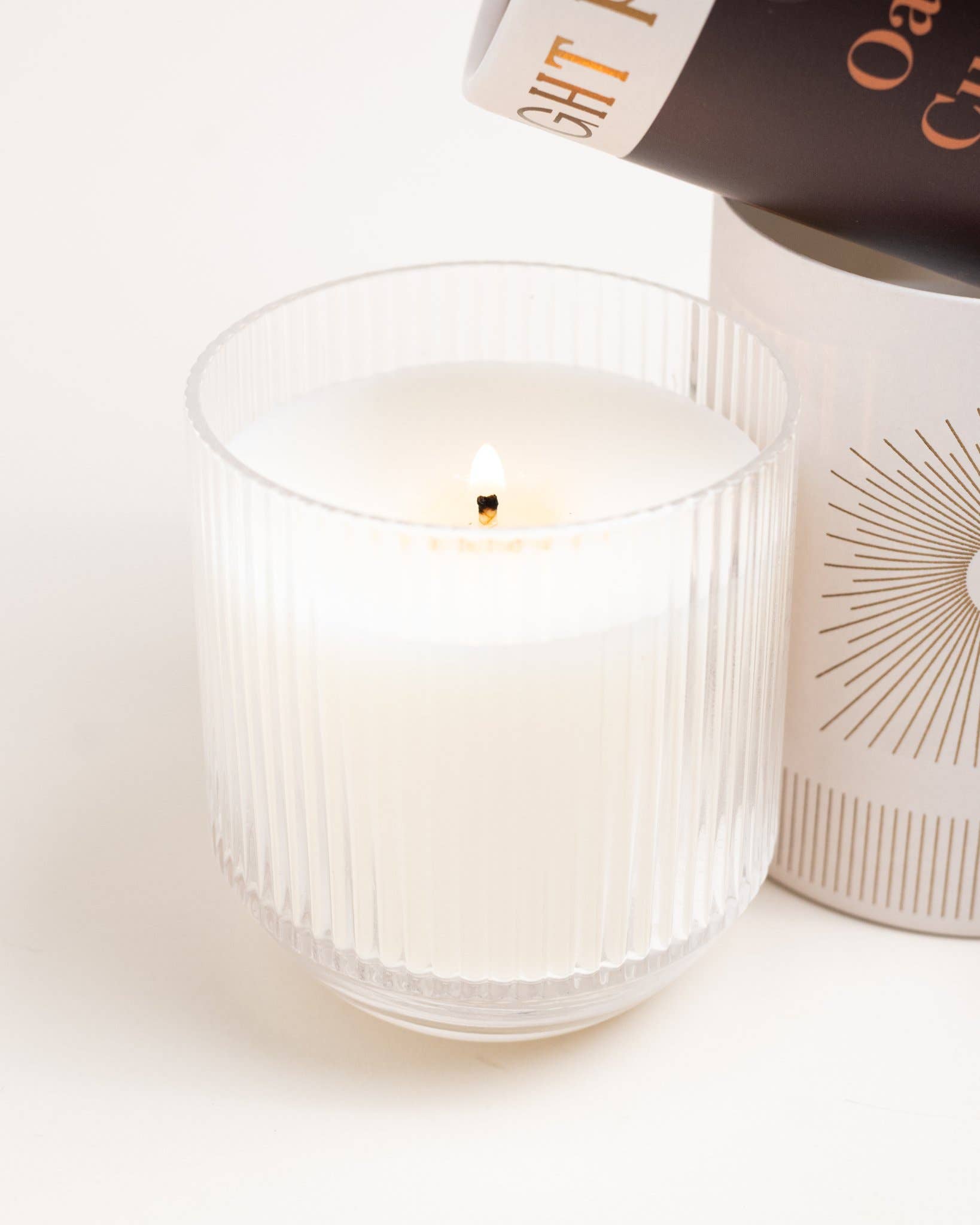 Light Provisions - Wholesale Jar/Filled Candle - 9.5 oz Oak & Currant Candle 4