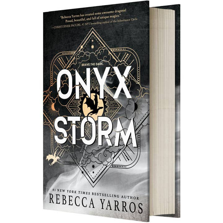 Macmillan Publishers - Wholesale Fantasy - Onyx Storm (Standard Edition):