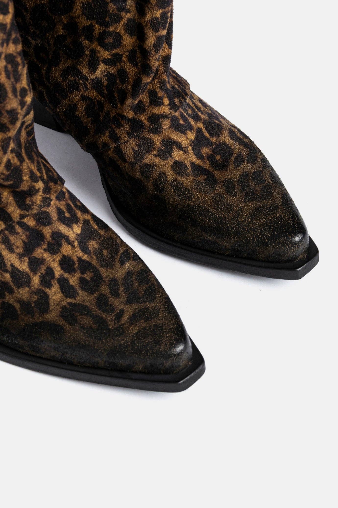 METISSE - Wholesale Cowboy Boots - Women's - Leopard print suede Texan boots DX9094