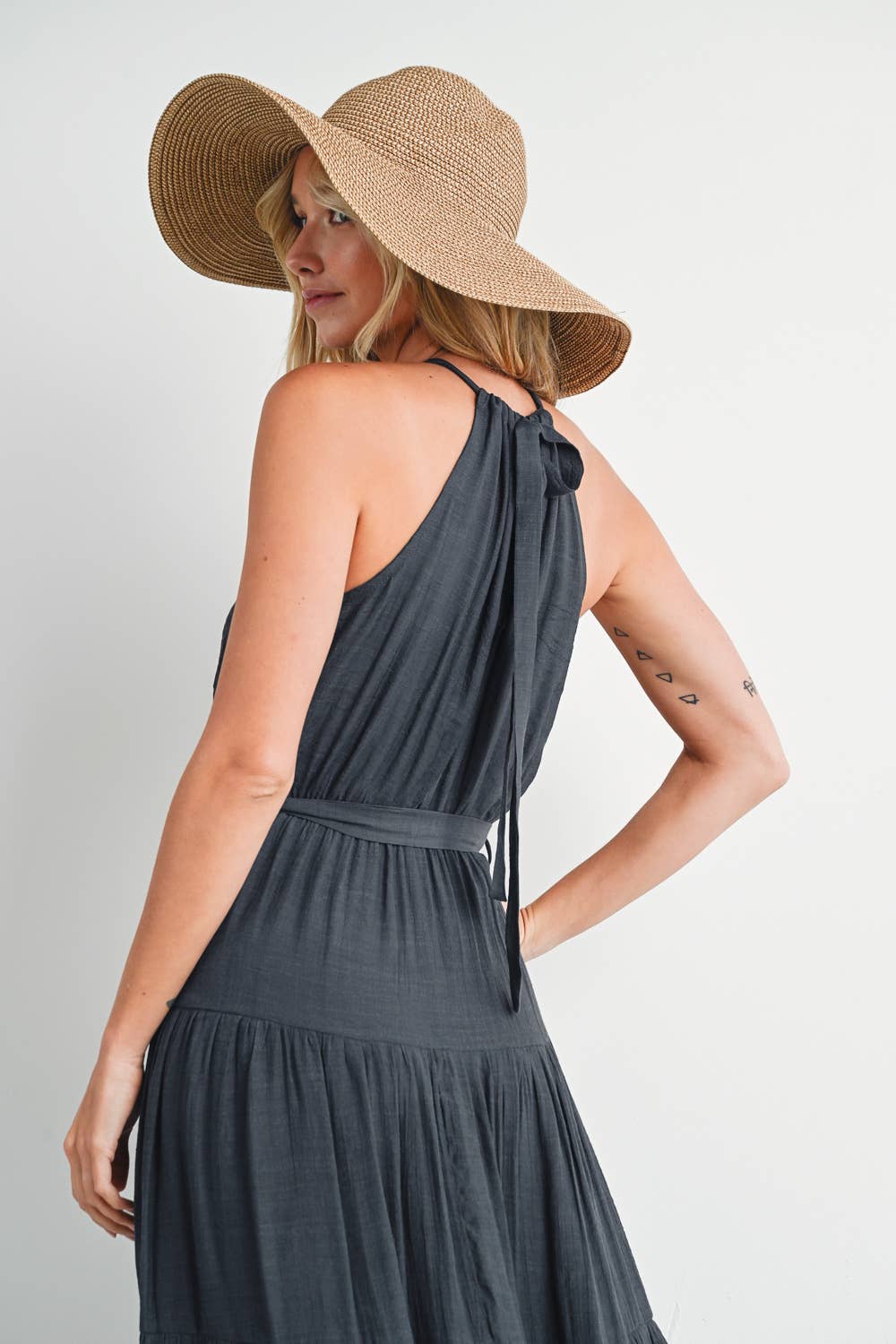 Bluivy – Vestido - Mulher por atacado – VESTIDO MAXI DE CINTURA COM HALTER EM CAMADAS14