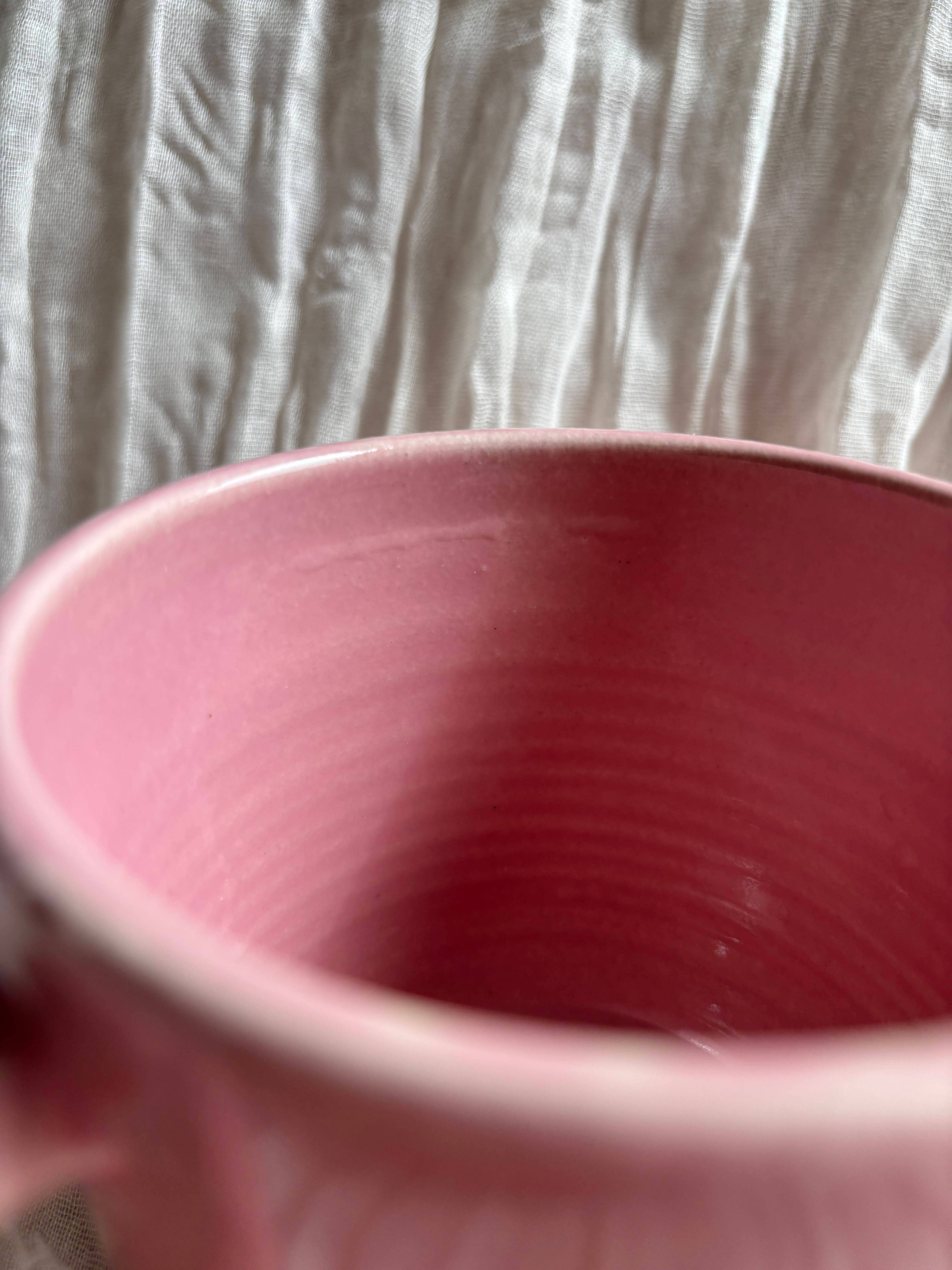 Charlotte Manser Ceramics – wholesale Coffee mug – New Candy Floss Pink 400ml Mug2