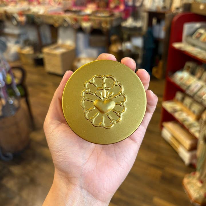 Love and Honor Jesus LLC - Wholesale Decorative Box - Round Gold Boxes8