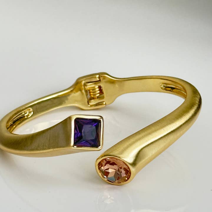 Pulseira de Cristais de Duas Cores – Ouro Mate com Pedras de Ametista e Pêssego por atacado de Vinnis Jewelry