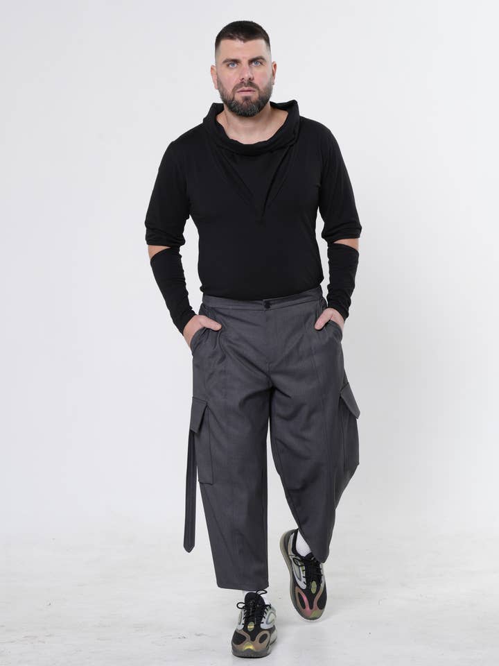 Pantalon cargo court pour homme, gris pour la vente par Metamorphoza