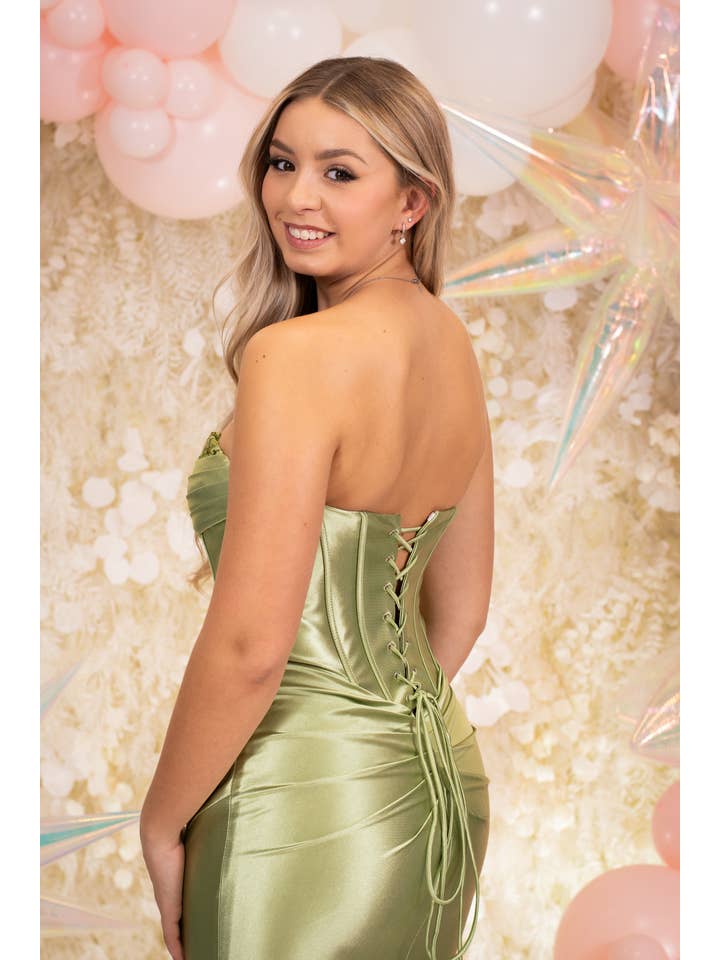 Lara Sage for wholesale on Faire3