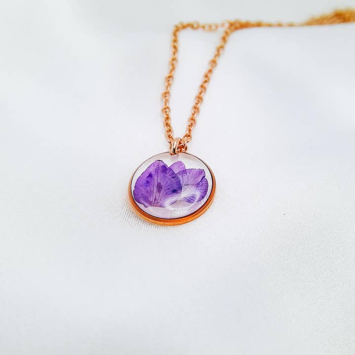 COLLANA CON FIORE VERO DELLA NASCITA ELEGANTE per la vendita all'ingrosso da parte di Avy + Tay