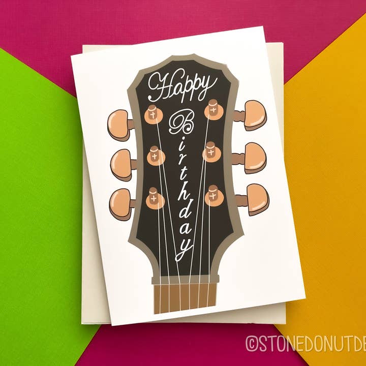 Guitar Tillykke med Fødselsdagen af StoneDonut Design for engroshandel hos Stone Donut Design, LLC