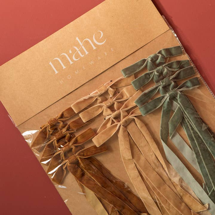 Set Of 12 Green Velvet Bows for wholesale by Mahe Homeware