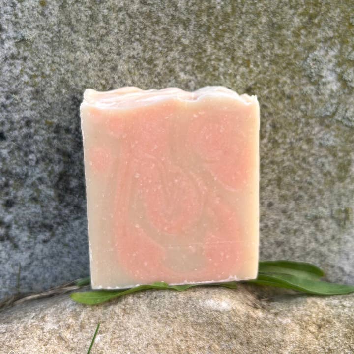 Bay Rum Ziegenmilchseife für den Großhandel von Happy Go Lucky Soap Co.