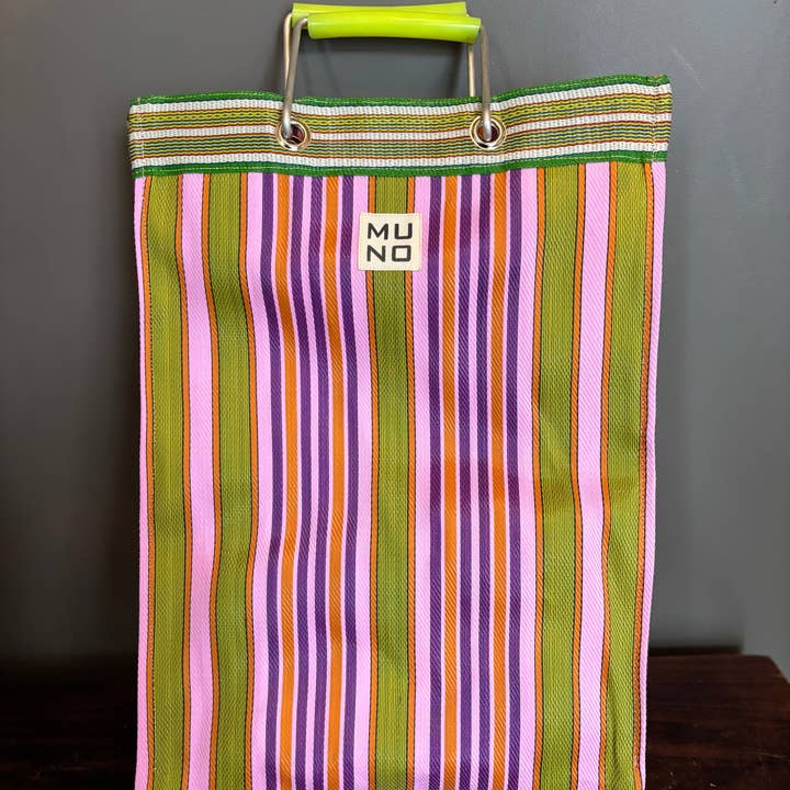 Shopper rayé en nylon recyclé – Zeste de citron vert pour la vente par Muno