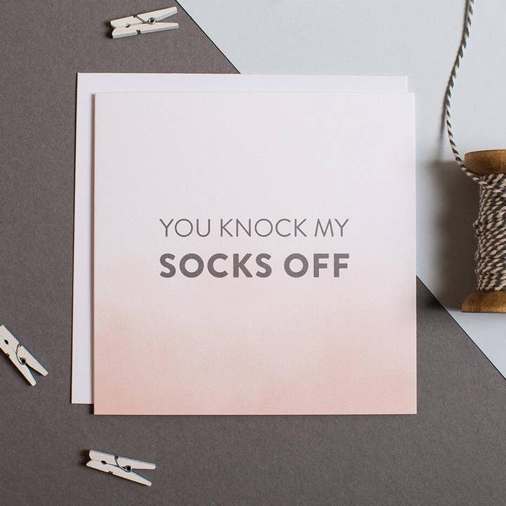 Lustige Jubiläumskarte „You Knock My Socks Off“ für den Großhandel von I am Nat Ltd