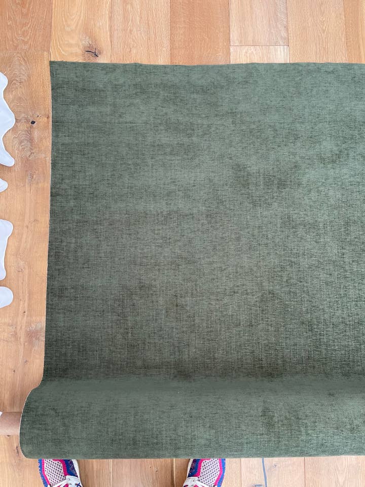 Cojín Decorativo Brooke Sólido Oliva con Relleno de Plumas - Personalizado para venta al por mayor de Dahlia & Grace pillows