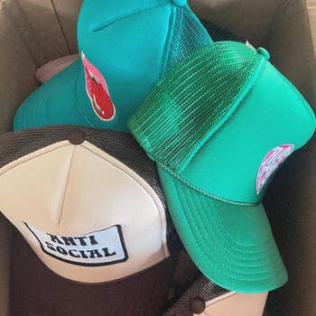 Aibort Wholesale Professional Custom Mens Trucker Hats & Caps with