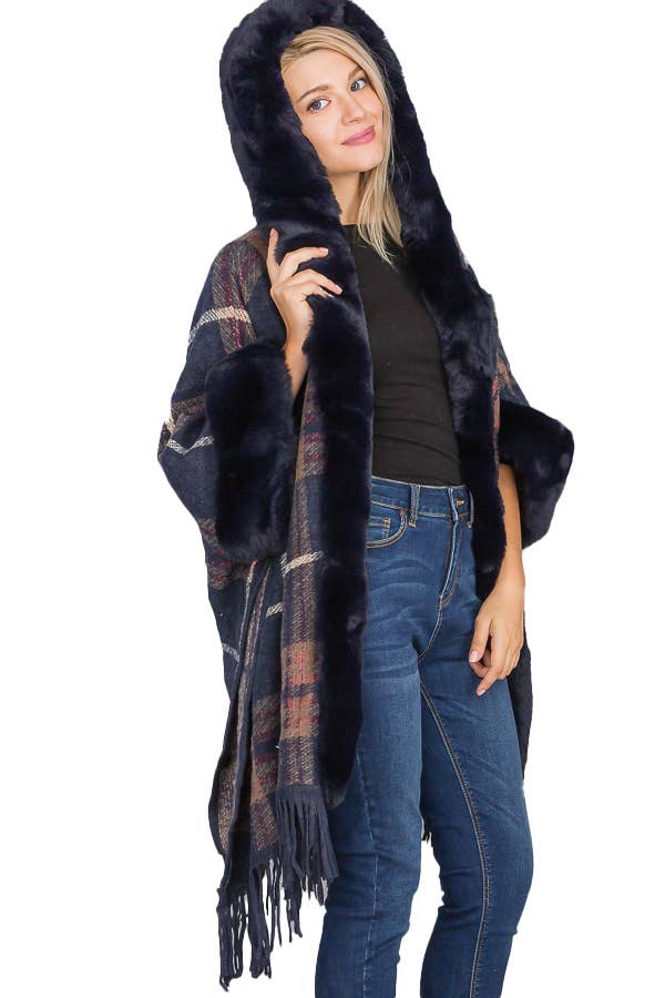 Grigio Poncho con cappuccio Ruana a silhouette aperta in stile eschimese scozzese in vendita all'ingrosso su Faire13