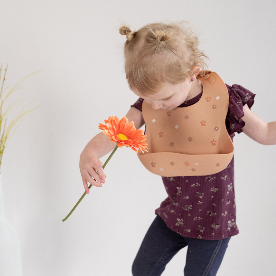 EvryBaby – wholesale Haklapp - Baby – Daisy silikon babyhaklapp5