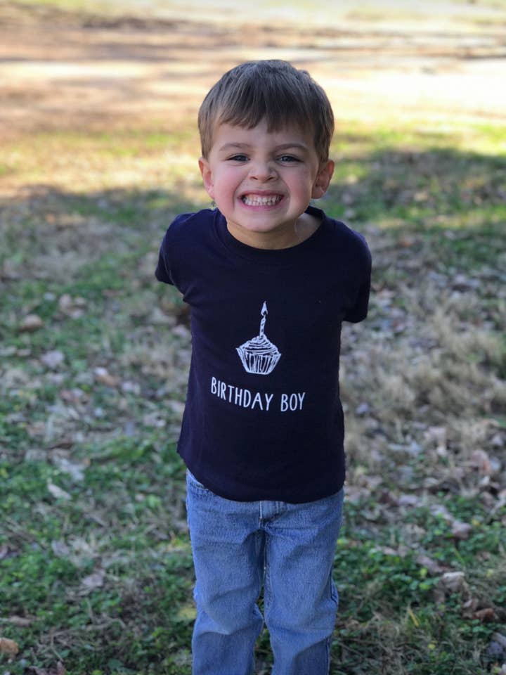 Cumpleañero en manga corta y larga azul marino para venta al por mayor de Little Hoot Designs