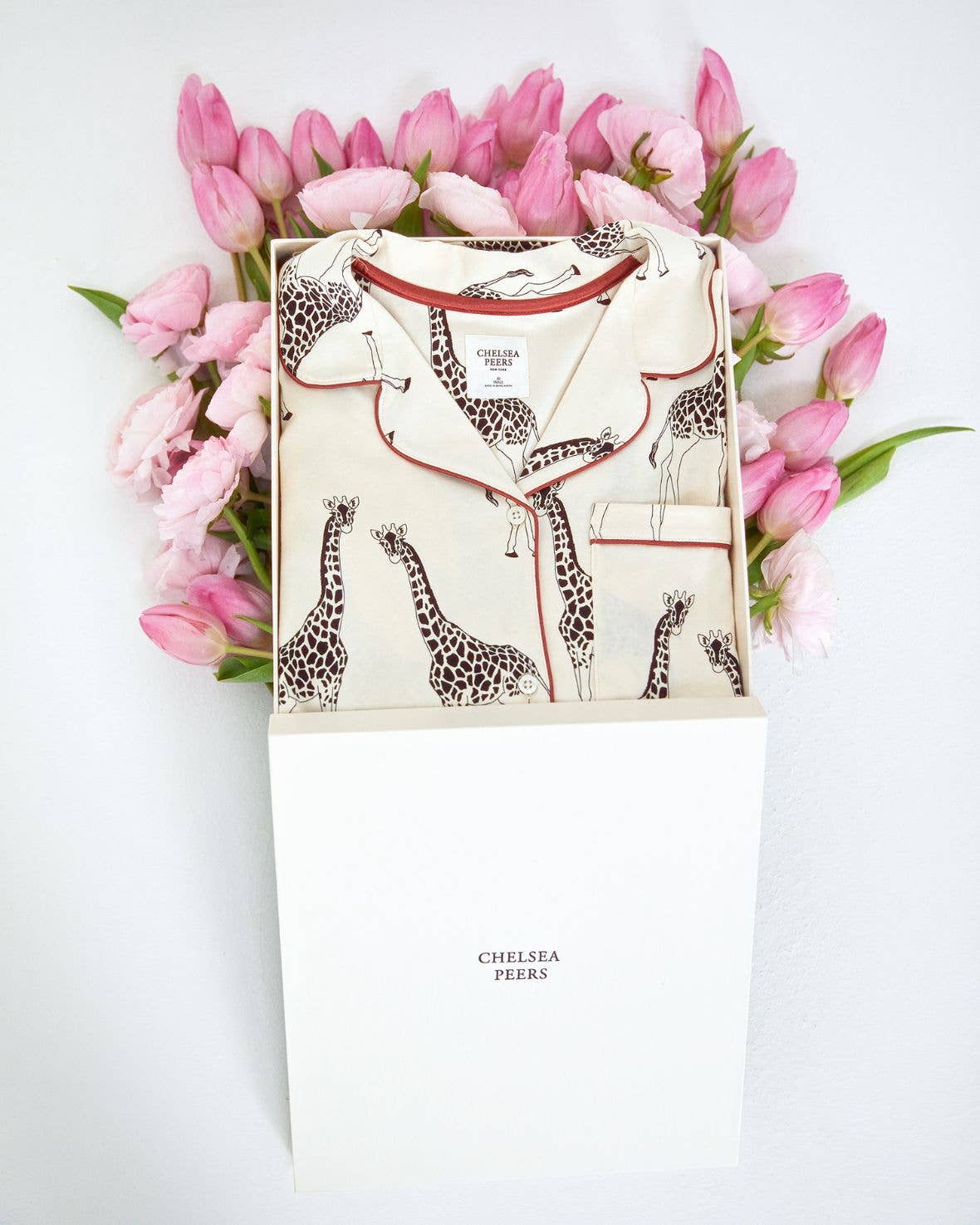 White Luxury Gift Box for wholesale on Faire1