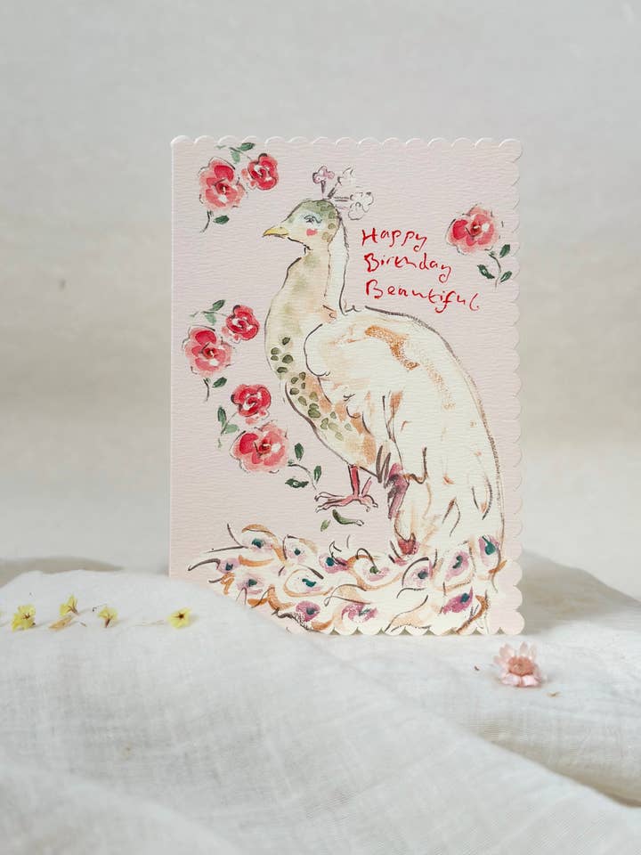 Joyeux anniversaire belle - carte à bord festonné paon pour la vente par Sophie Amelia Creates