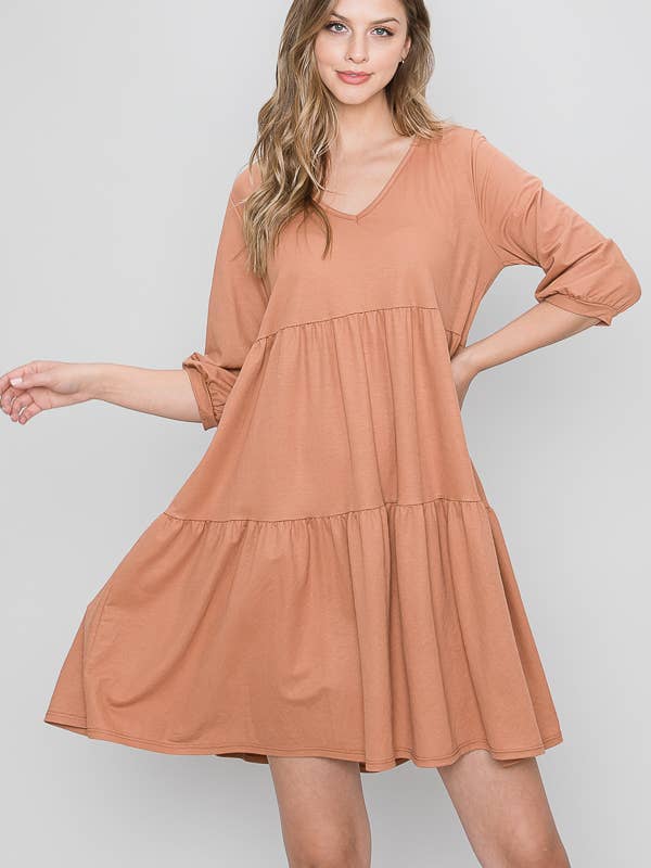 TIERED KLÄNNING MED 1/2 KUDDÄRMAR för wholesale av Tres Bien, Inc