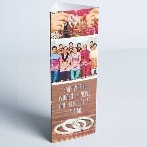 Carte d'histoire d'ange du Népal pour bracelets ; Forme triangulaire pour la vente par Roman